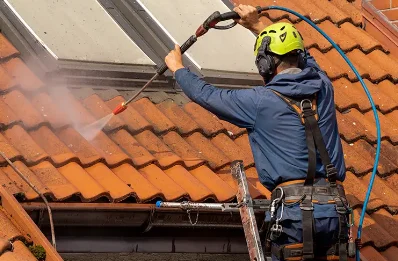 Démoussage et hydrofuge de toiture à Baralle